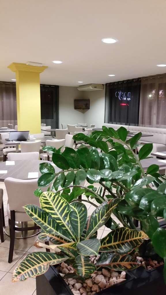 Kyriad Sète - Balaruc Restoran foto